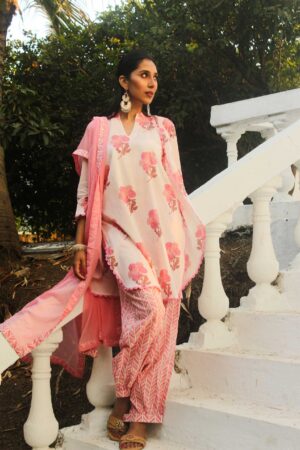 Queen of hearts kurta powder pink set