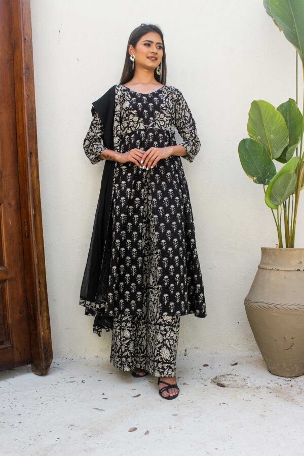 Black and cream boota monochrome slit kurta - Image 2