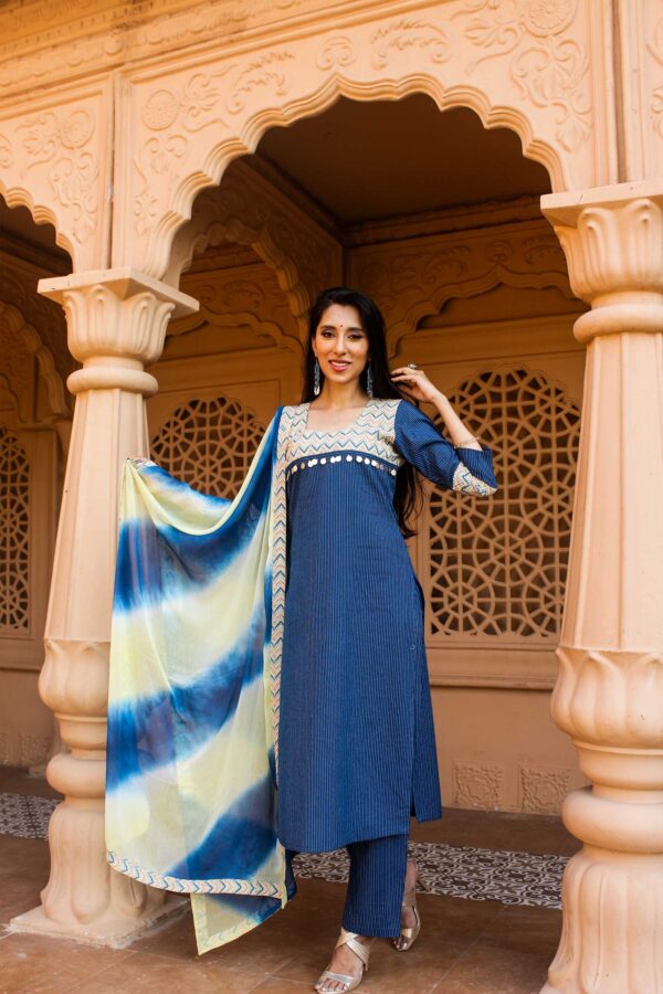 Navy blue katha zig zag straight kurta set - Image 4