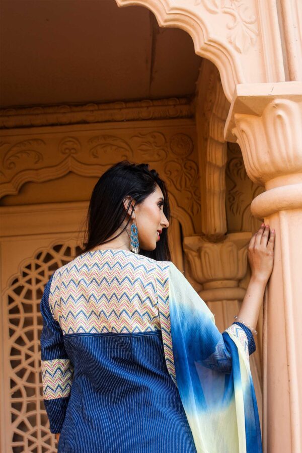Navy blue katha zig zag straight kurta set - Image 6