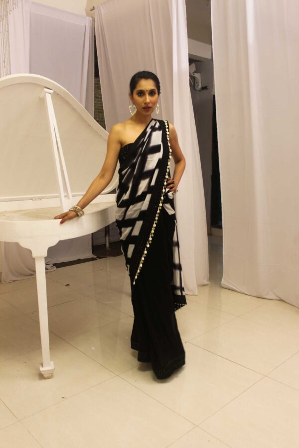 Black & White Georgette Shibori Tie and Dye Saree - Image 2