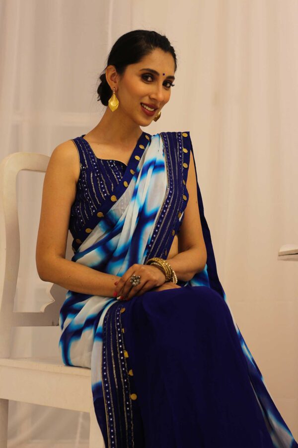 Blue & White Georgette Shibori Tie and Dye Saree - Image 3